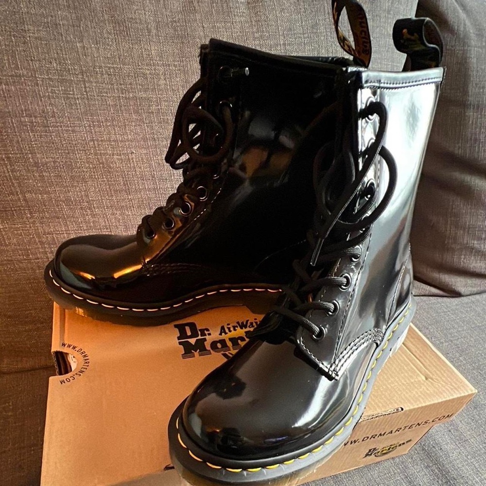 Host Pick🤎NWT DR MARTENS AIRWALK COMBAT BOOTS